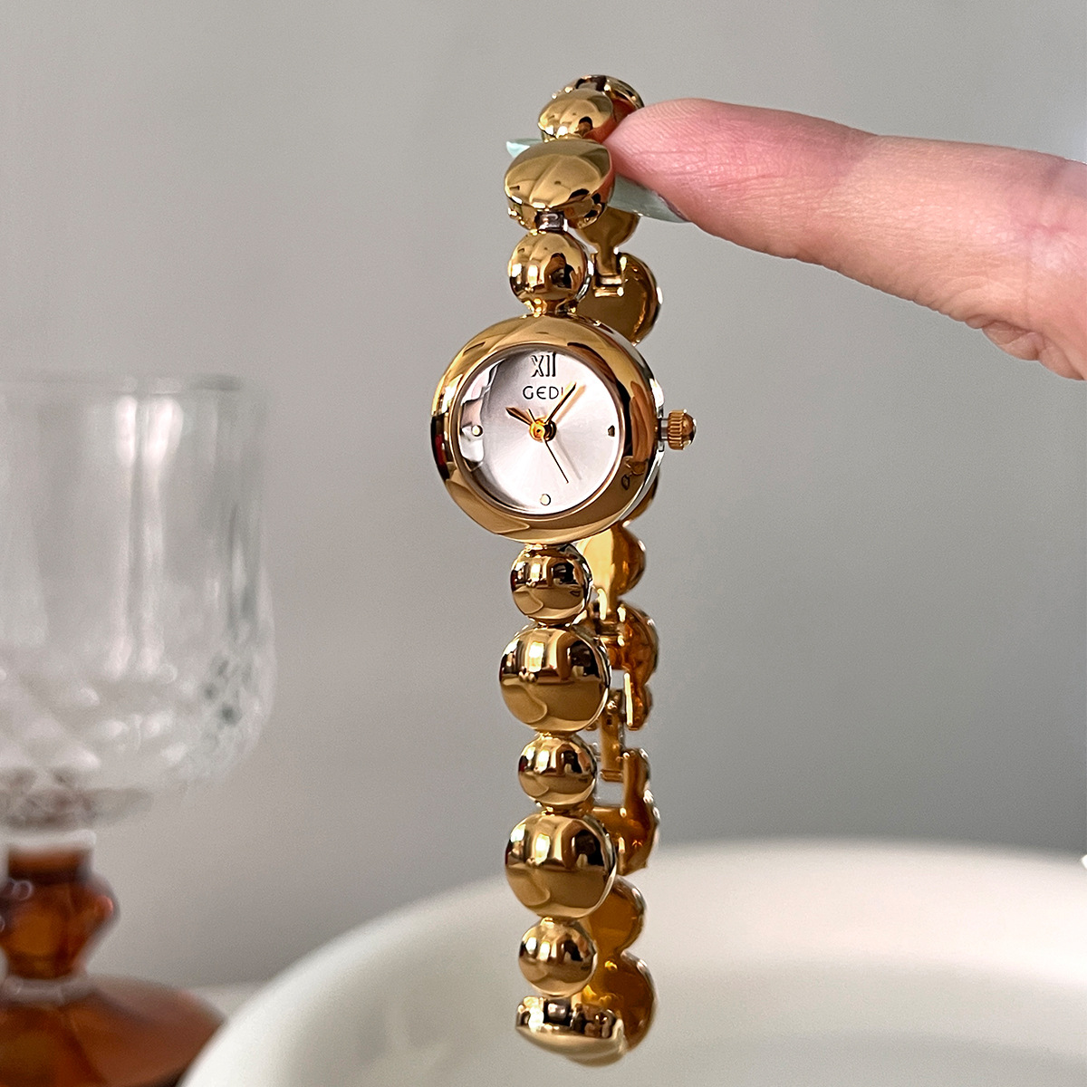 Jewelry Watches Vintage - レディースウォッチ ライトラグジュアリー ファッション ラウンドビーンブレスレット ヴィンテージ ニッチ