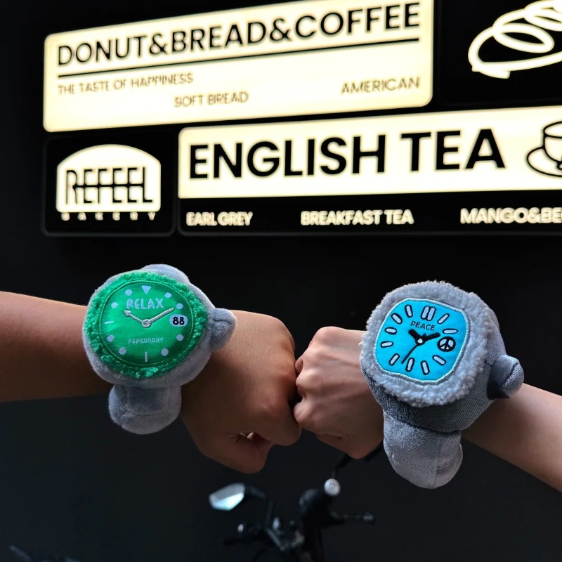 在庫ポップ日曜日ぬいぐるみリラックスウォッチシリーズブライン - Jewelry And Watches のレビューと価格