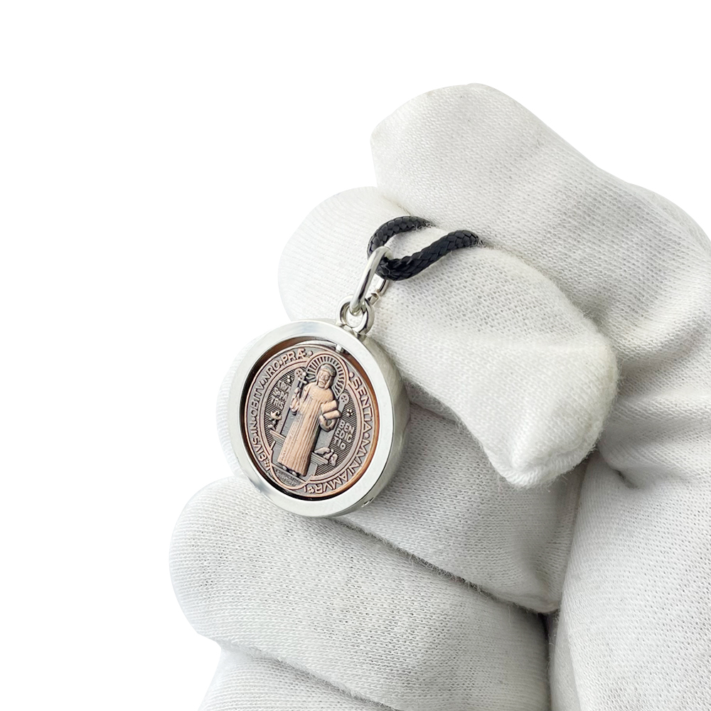 新しい聖ベネディクトメダルネックレス カトリック保護十字架ペ - Jewelry & Watches Review のレビューと価格