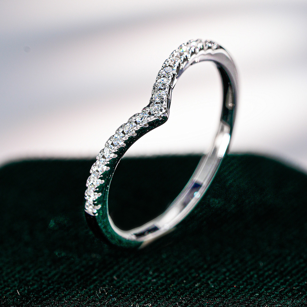 スターリングシルバー製の重ね付け可能なリング。U字型のバンド - Minimalist Ring Stackable のレビューと価格