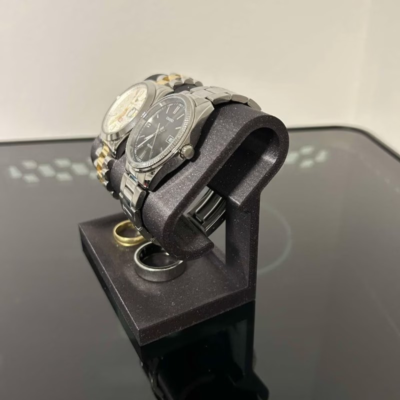 デュアルウォッチジュエリーディスプレイスタンド、つや消し卓上 - Jewels On Watches のレビューと価格