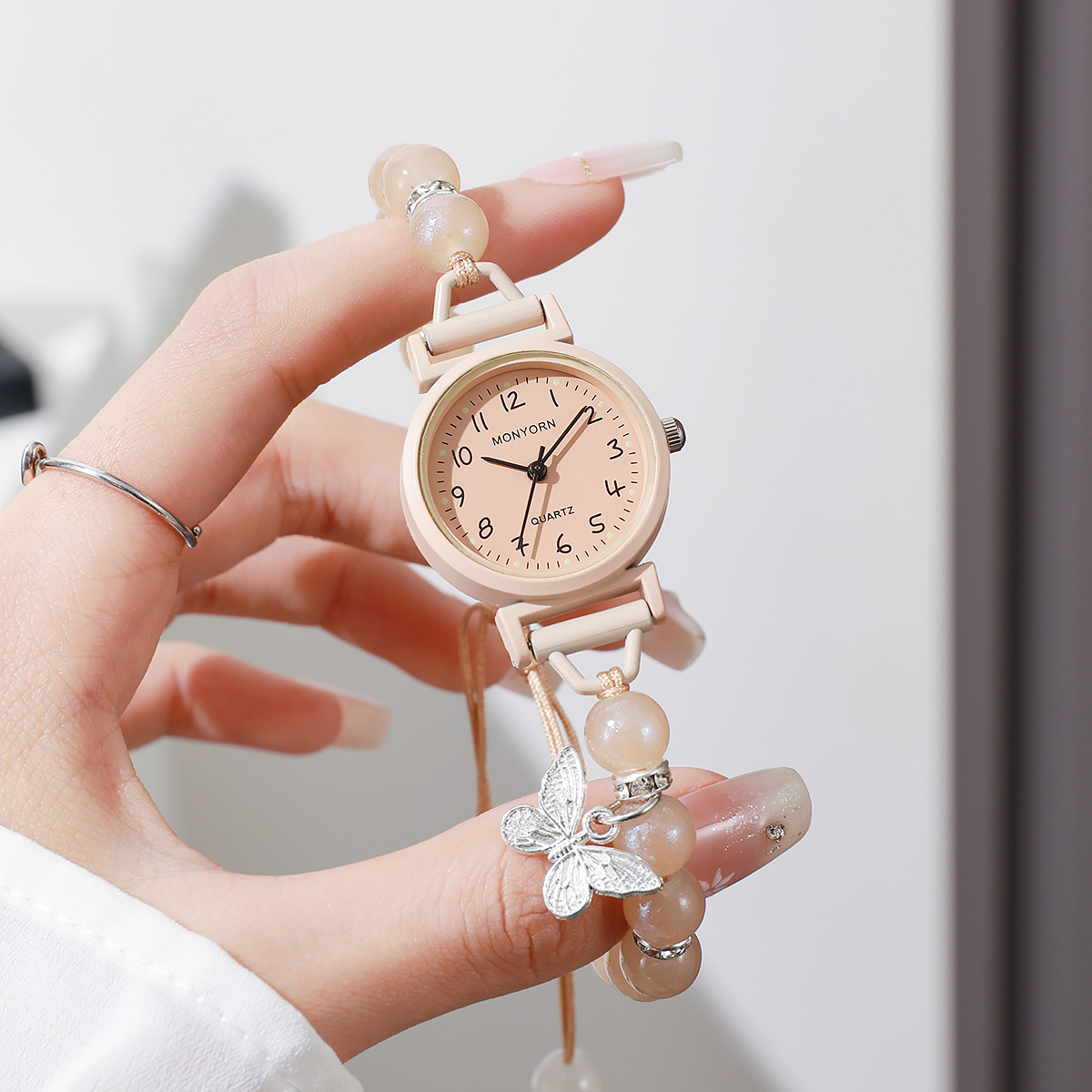 シンプルな女性用腕時計 バタフライビーズブレスレット レディ - Jewelry Making Watches のレビューと価格